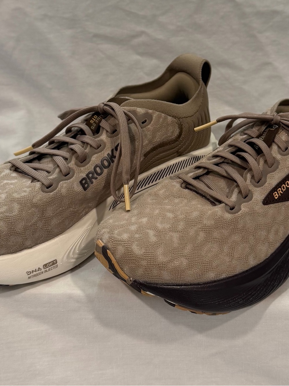 Brooks Adrenaline GTS 25 Untamed - Greige / Chocolate / Latte - Picture 5 of 8